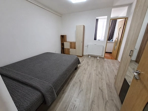 Inchiriez Garsoniera in Tractoru langa Coresi, cu parcare  - imagine 6