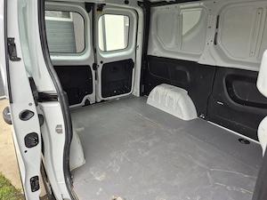 Opel Vivaro Euro 5 - imagine 7