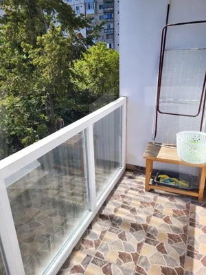 Apartament 3camere, Balcon , etaj 3 , parcare  - imagine 9