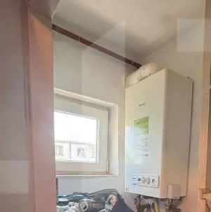 Apartament 3camere, Balcon , etaj 3 , parcare  - imagine 10