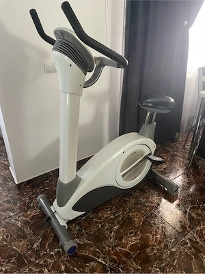 Vând bicicleta fitness profesionala 
