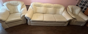 Canapea piele cu doua fotolii in stare buna