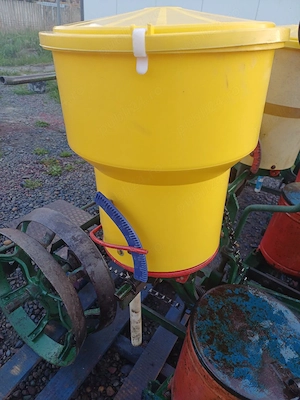 semanatoare de porumb cu 4 randuri cu fertilizare - imagine 3