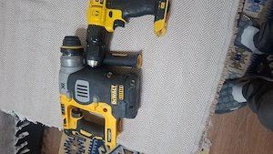 Am de vinzare un impact  Dwalt unul de la Makita .un circular de mana de la hilti si2 lasere de la D