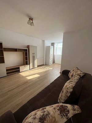 Garsoniera de inchiriat 