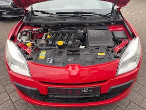 Renault Megane 1.6 benzină  - imagine 8