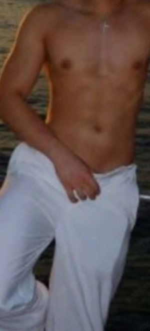 Alex 27 serios si discret,fac si webshow,deplasari - imagine 1