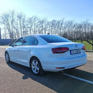 Volkswagen Jetta Facelift 2016 2.0 TDI Navi Scaune incalzite Senzori parcare - imagine 3