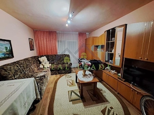 Apartament 3 camere etaj intermediar zona Noua