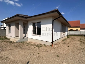 Casă de vânzare cu 4 camere în Sânmartin, Bihor