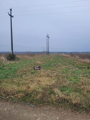 Teren extravilan 1, 5 km fata de  strada Sticlelor 