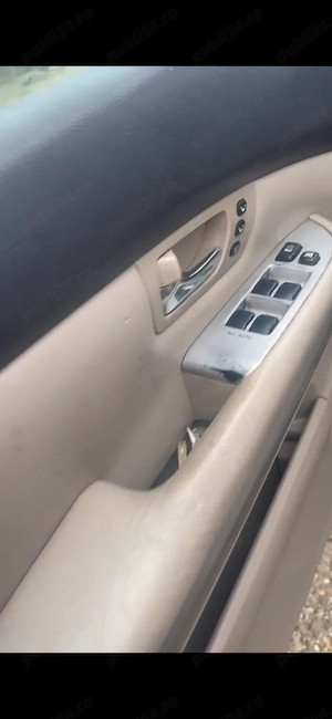 Selling A Lexus RX400H that is involved in an accident.  - imagine 3