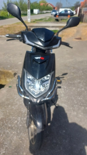 vând scuter electric RKS 