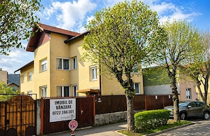 Vila cu 2 apartamente spatioase si teren de 670 mp.