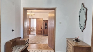 Vila cu 2 apartamente spatioase si teren de 670 mp. - imagine 13