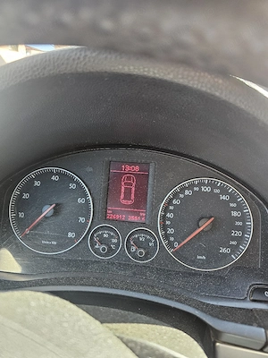 Volkswagen Golf 5 - 1.6 benzină - cu dotari - imagine 5