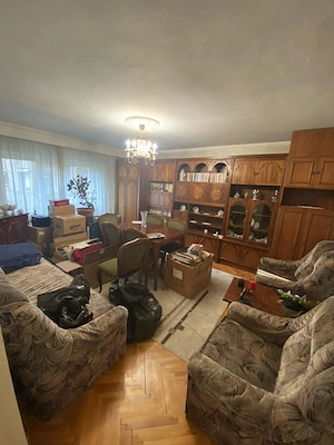 Apartament 4 camere de vanzare , Str. Codrului , Carpati 2 , et. 1 , 110.000 euro neg. 