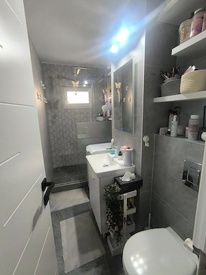 Apartament 3 camere Dambovita etaj 2 amenajat cu boxa mare - imagine 4