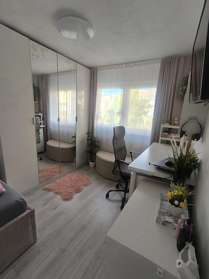 Apartament 3 camere Dambovita etaj 2 amenajat cu boxa mare - imagine 5