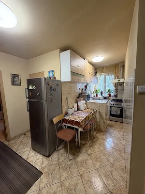 Apartament 3 camere Dambovita aproape de Sectia 3 Politie si Profi Arta Textila