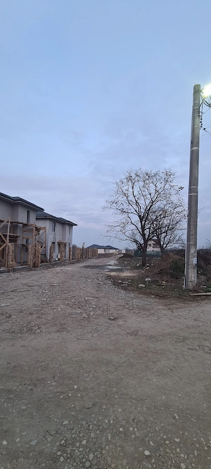 TEREN 490 mp CENTRU Clinceni 24 m x 20 m  Zona dezvoltata