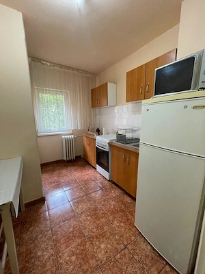 pe frumosa strada Dumitru Kiriac, la etajul 3, bloc reabilitat, semi-decomandat confort 1 - imagine 5