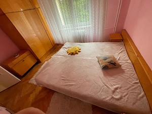 pe frumosa strada Dumitru Kiriac, la etajul 3, bloc reabilitat, semi-decomandat confort 1 - imagine 8