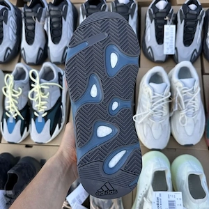 Pantofi Sport Adidas Yeezy 700 V2 Faded Azure 100% originali - imagine 5
