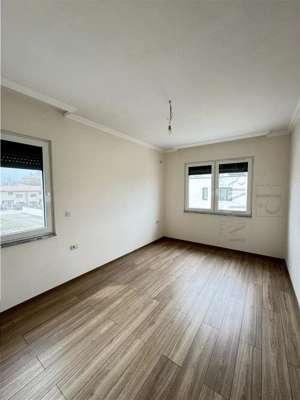 BRAYTIM - 2 CAMERE - ETAJUL 1 - RULOURI ELECTRICE - PARCARE INCLUSA - FINISAJE DE TOP