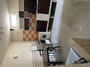 Daiu în chirie ap cu trei dormitoare pentru 6-7 muncitori cheltuieli incluse în prețul chiriei 