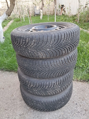 Vand jante cu anvelope  iarna Debica  195 65 R15 91 H si tavita portbagaj pentru KIA Ceed  - imagine 1