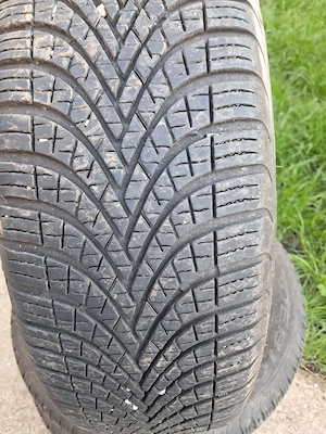 Vand jante cu anvelope  iarna Debica  195 65 R15 91 H si tavita portbagaj pentru KIA Ceed  - imagine 2