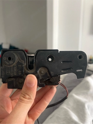 Încuietoare capotă Audi A4 B8 