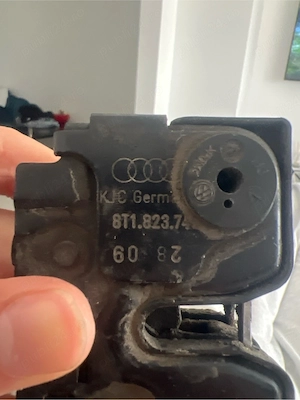 Încuietoare capotă Audi A4 B8  - imagine 2