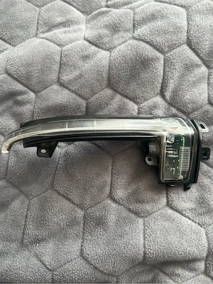 Lampă semnalizare Audi a4 b8  - imagine 3