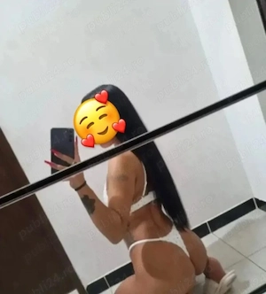 buna sunt melissa am locatie si la tine . - imagine 1