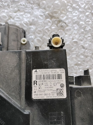 Far dreapta Tiguan  - imagine 4