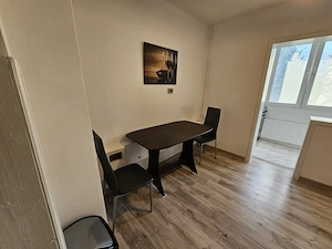 Oferta excelenta: la 10 minute de Spitalul Judetean, la etajul 1-ambient placut si primitor - imagine 3