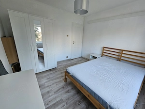 Oferta excelenta: la 10 minute de Spitalul Judetean, la etajul 1-ambient placut si primitor - imagine 7