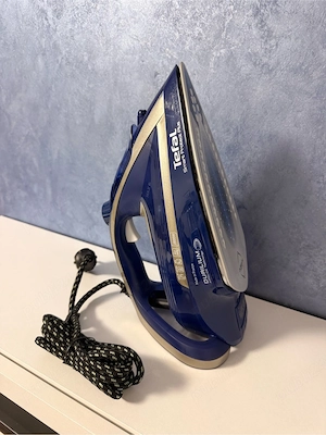 Fier de călcat smart Tefal nou cu reglaj automat a temperaturei