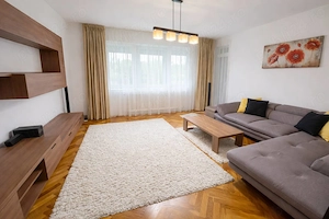 De închiriat apartament cu 3 camere în cartierul Plopilor