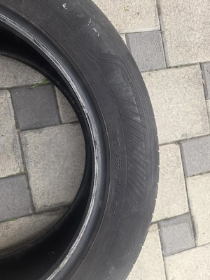 Vând 2 anvelope Vara Goodyear cu dimensiunile 215/55 R17 - imagine 3