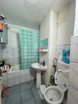 Apartament cu 2 camere, decomandat, zona Generala 1 - imagine 9