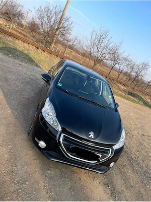 Peugeot 208 - imagine 5