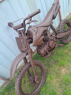 vând cross 2000 lei fix