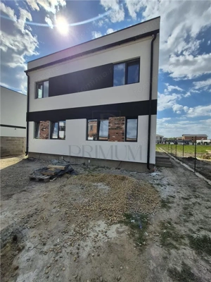 Duplex toate utilitatile - personalizare interioara - zona excelenta - bucatarie inchisa