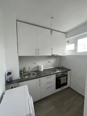 garsoniera dristor-metrou la scara blocului-modern - imagine 4