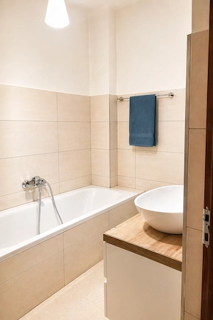 Casă modernă renovată complet | 4 camere | curte | acces dublu | zona câmpului vechi  - imagine 9