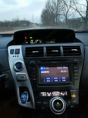 vand urgent Toyota Prius Plus 2012 septembrie varianta full modelul Lounge   - imagine 5