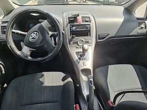 Toyota Auris, 1,6 benzină, automată - imagine 7